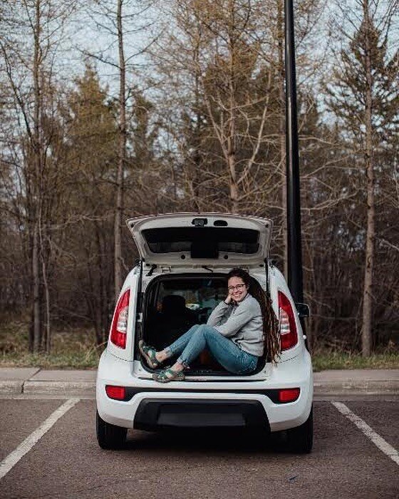 Hi it's me. Hanging in the back of my cute lil kia back when @briannalane.photography and I took a trip up north. Man, I wish we were there right now 
&bull;
#northshorw #onlyinmn #minnesota #midwestisbest #adventuremore